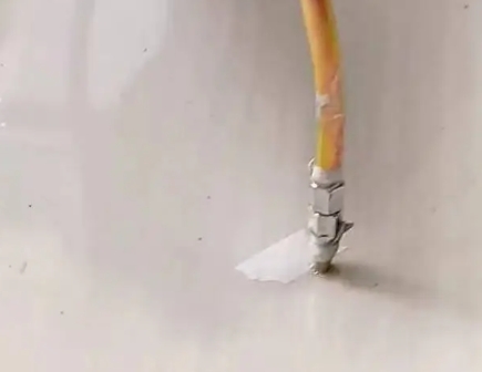 博爱瓷砖空鼓维修公司专业解答在瓷砖铺贴过程中，如果使用的砂料过粗（如全部使用了粗砂），可能会导致以下问题